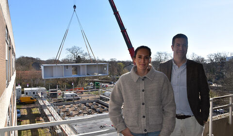 PD Dr. Tim Kaufeld, Geschäftsführender Kaufmännischer und Ärztlicher Direktor, und Pflegedirektorin Anne Gottselig