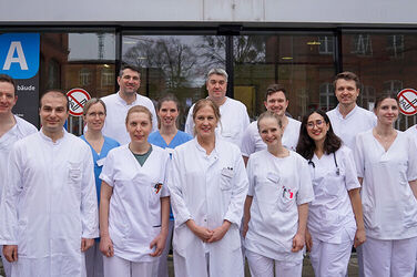 Das Team der Neurologie des KRH Klinikum Nordstadt. Große Freude bei den Mitarbeitenden der Klinik für Neurologie des KRH Klinikum Nordstadt über die erneute Zertifizierung ihrer Stroke Unit.